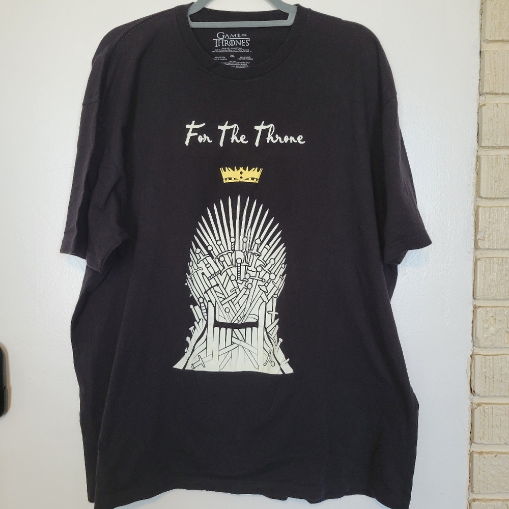 Game of Thrones // For the Throne!// Black T-shirt in a size 2x